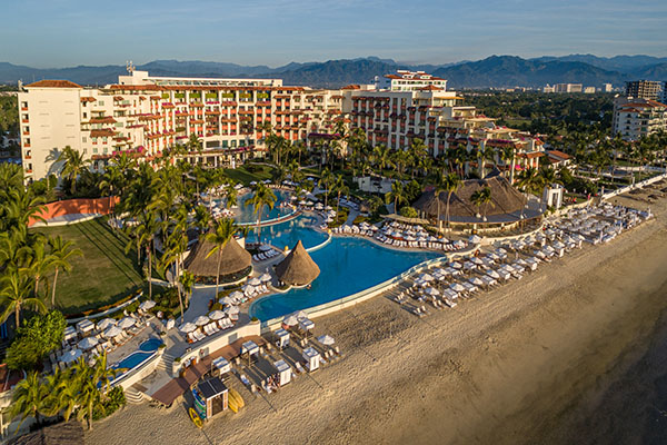 Photographie aérienne par drone de l'hôtel Grand Velas Riviera Nayarit au Mexique
