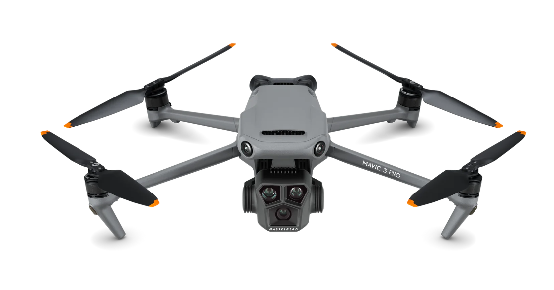 Photographie d'un drone DJI Mavic Pro 3 avec vue sur les 3 caméras